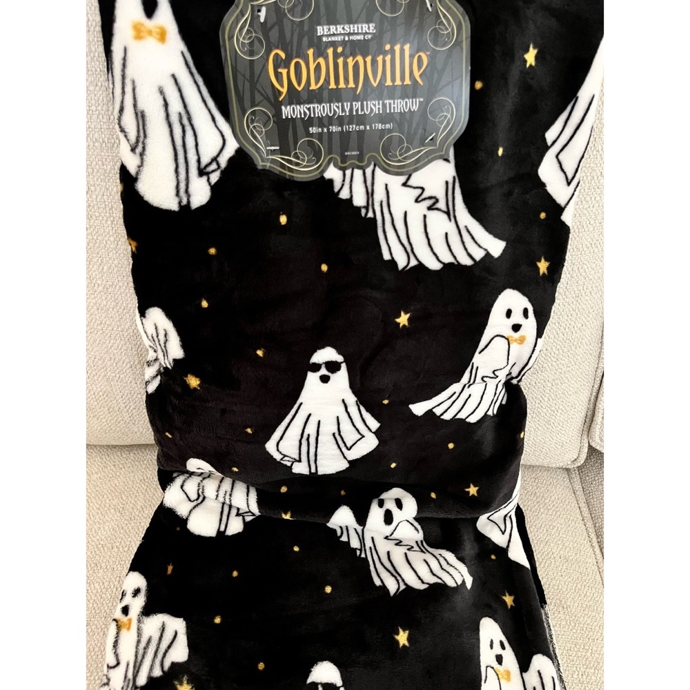 Berkshire GoblinVille Ghost Blanket - Picture 2 of 2
